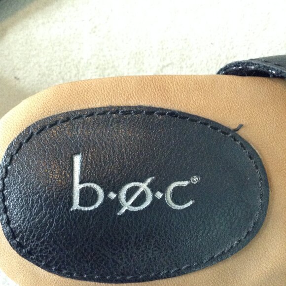 NWOT BORN/BOC Black Faux Leather "11M" 2" block heels, slide sandals; Classic - Picture 6 of 7
